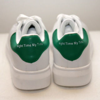 【未使用】カジュアル　レディーススニーカー　23.5ｃｍ　グリーンの画像