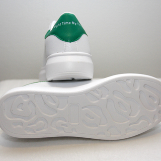 【未使用】カジュアル　レディーススニーカー　23.5ｃｍ　グリーンの画像