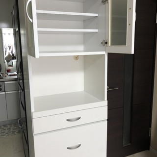 食器棚【コンセント・ゴミ箱収納付き】の画像