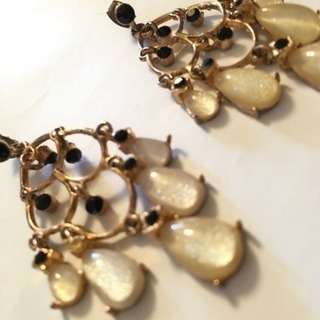 値下げ！華やかな大人ピアスの画像