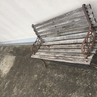 ガーデンベンチの画像