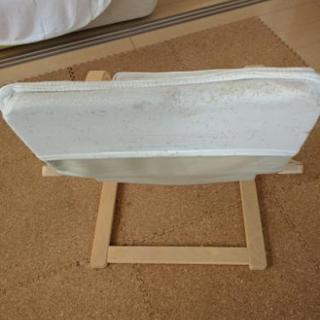 IKEAのこども用の椅子☓2つの画像