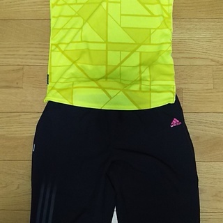 レディース　adidas　吸汗速乾　アディダスのTシャツ（黄・M...