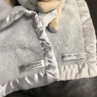 ベアフットドリームスのぬいぐるみ付きミニブランケットの画像