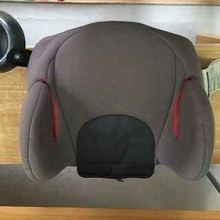 【引越しセール】車 ジュニアシート 0円