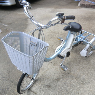 電動アシスト　三輪車の画像
