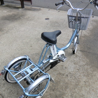 電動アシスト　三輪車の画像