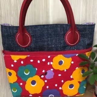 ファスナーポケット付きトートバッグ