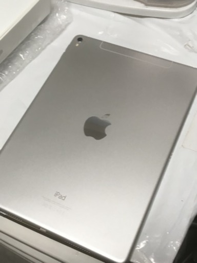 iPad pro 9.7 256gb wi-fi +セルラー au SIMフリー
