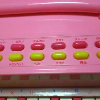 ハローキティビアノの画像