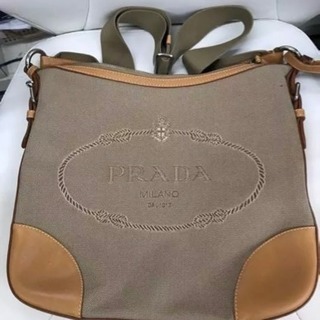 【美品】プラダ ショルダーバッグ