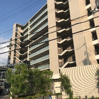 築2年、駅徒歩4分の分譲マンション