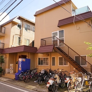 ２０カ国以上１００人で住むハウス！日本にいながら外国気分♩
