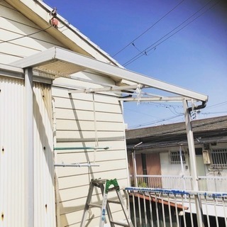 波板張り替え致します。