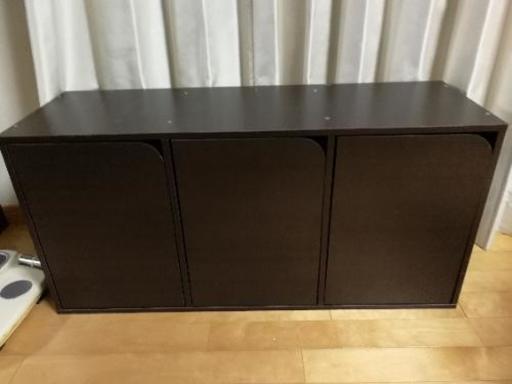 ブラウン　扉付き　棚