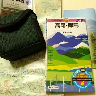 美品カメラなど入れるウエストハードケース　ベルト通し付きウエストポーチ