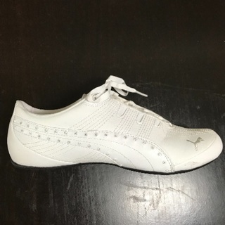 PUMA(白)レディース靴24センチの画像