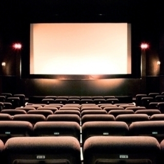 カラオケ屋で映画鑑賞会