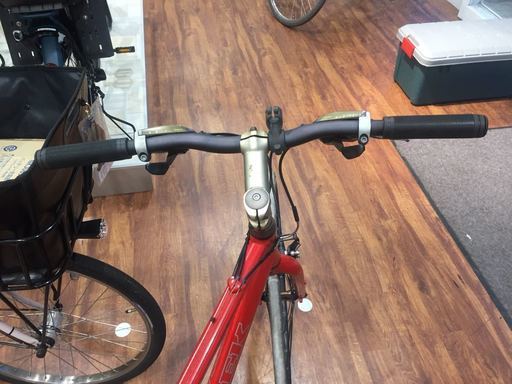 クロスバイク trec 7.3fx 赤 24段変速ギア 700 × 24c