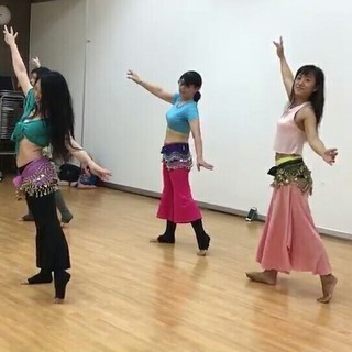 新規メンバー募集中☆オリエンタルベリーダンスを一緒に踊ってみませんか？綾瀬ベリーダンスチームシュクランは、初心者の方も大歓迎です♡レッスン日曜日開催イベント出演もあり！の画像