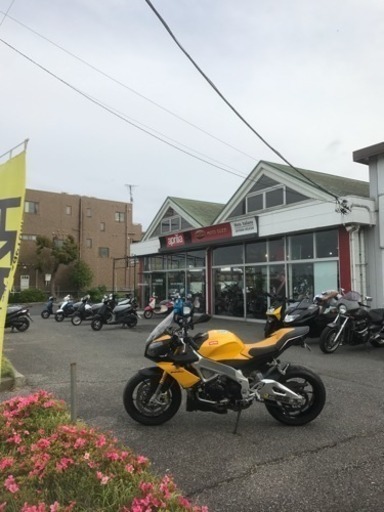 アプリリア tuono v4r     ストリートファイターrsv4