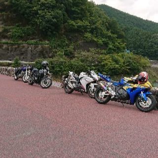 気軽に、楽しく、安全運転で走るツーリング 男女メンバーを大募集中です‼️ぜひお気軽にご連絡下さい😄             - 友達