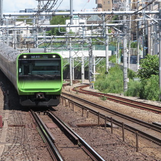 交通警備員・列車見張員大募集中！！　初心者・WワークOK!! 日給9,000円から　初めての方歓迎しますの画像