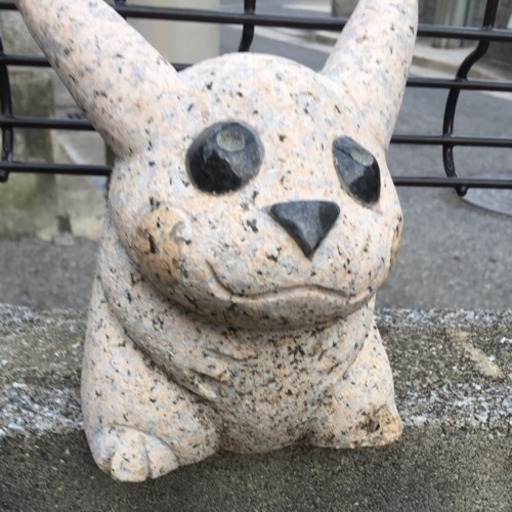 ピカチュウ  石像