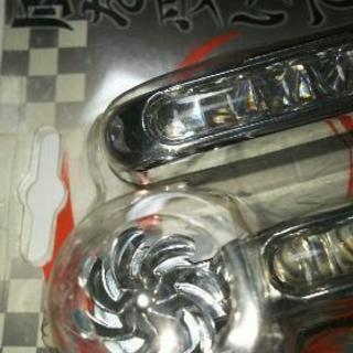 配線不要、LEDデイライトの画像