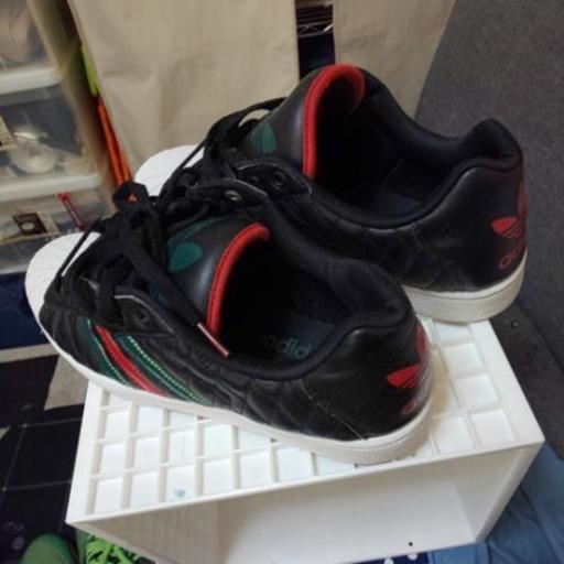 アディダス adidas