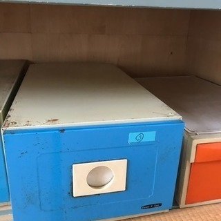 衣装ケース2個 0円 スチール製 取りに来て下さる方