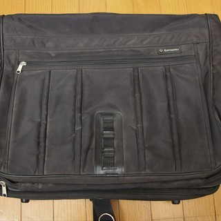 ★samsonite（サムソナイト」ガーメントバッグ★二つ折りメンズ
