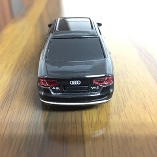 アウディ A8ロング ミニカーの画像