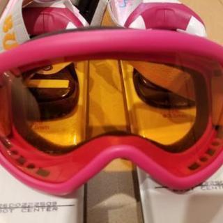 スキー学習に最適！ 女子用スキー126cm 靴、ストック、ゴーグル、スキーケース全部揃ってますの画像