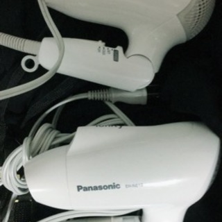 ドライヤー 2つありますの画像