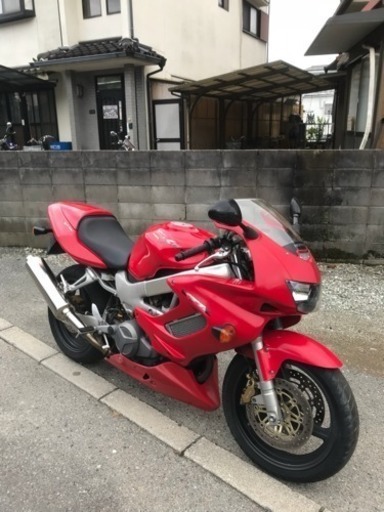 大幅値下げ！VTR1000F  500cc2発の加速はハンパないです！
