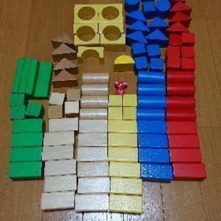 木の積み木の画像