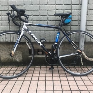 ロードバイク TREK 1.1の画像