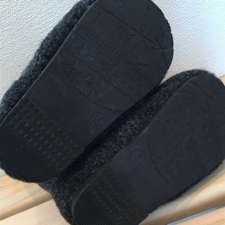美品❤︎ベビー ショートブーツ もこもこ フェルト 13センチの画像