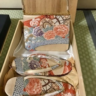 京友禅の振袖、銀糸の袋帯など10点セット