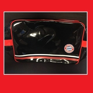 FCバイエルン・ミュンヘンのエナメルショルダーバッグ★新品未使用