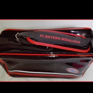 FCバイエルン・ミュンヘンのエナメルショルダーバッグ★新品未使用の画像