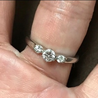 婚約指輪