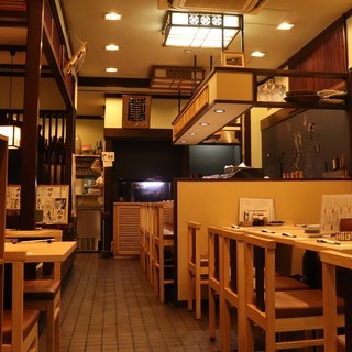 【学生さん、主婦さん歓迎！】地域密着飲食店でのホールスタッフ募集...