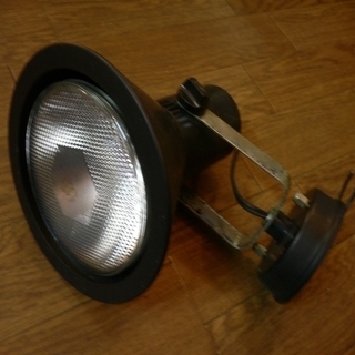 スポットライト　75W　店舗内で使用されていた物ですの画像
