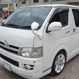 200系ディーゼルS-GL 車中泊 装備品多数ありの画像