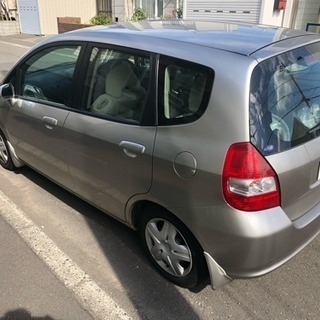 総額13万円、ローン可！車検31年3月のフィット 冬タイヤつき！希少ゴールドの画像