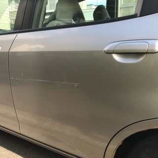総額13万円、ローン可！車検31年3月のフィット 冬タイヤつき！希少ゴールドの画像