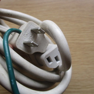 デスクトップパソコン用電源コードの画像