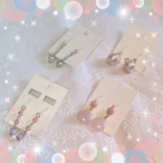 UVレジンやビーズでアクセサリー作りの画像